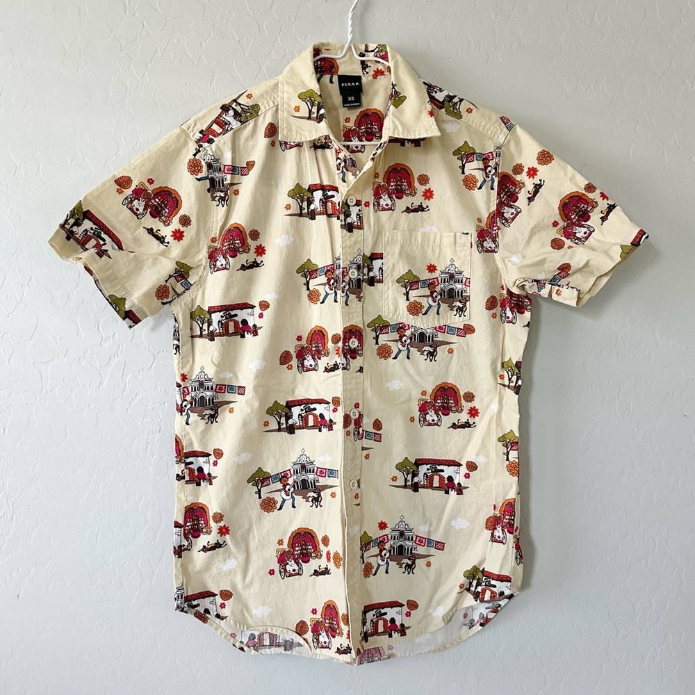 Men's Disney Pixar Coco Graphic Short Sleeve Shirt
